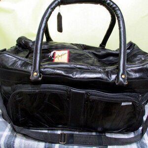 P2063-NWT Maxam Lambskin Leather Duffle 7 outside pockets and Shoulder Strap